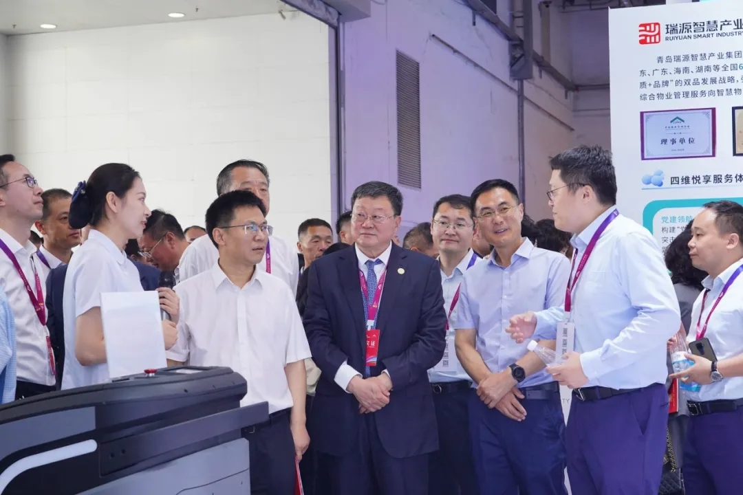 文達通股份攜”數智物業(yè)全鏈解決方案”亮相中國物博會，“AI+機器人”定義智慧物業(yè)新標桿